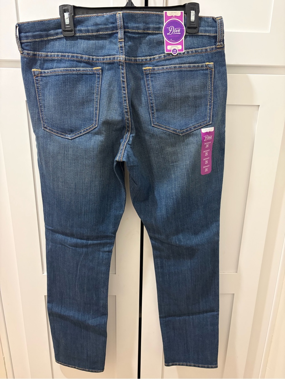 NWT Old Navy The Diva Skinny Jeans Size 14 Regular Low Rise Stretch Medium Wash
